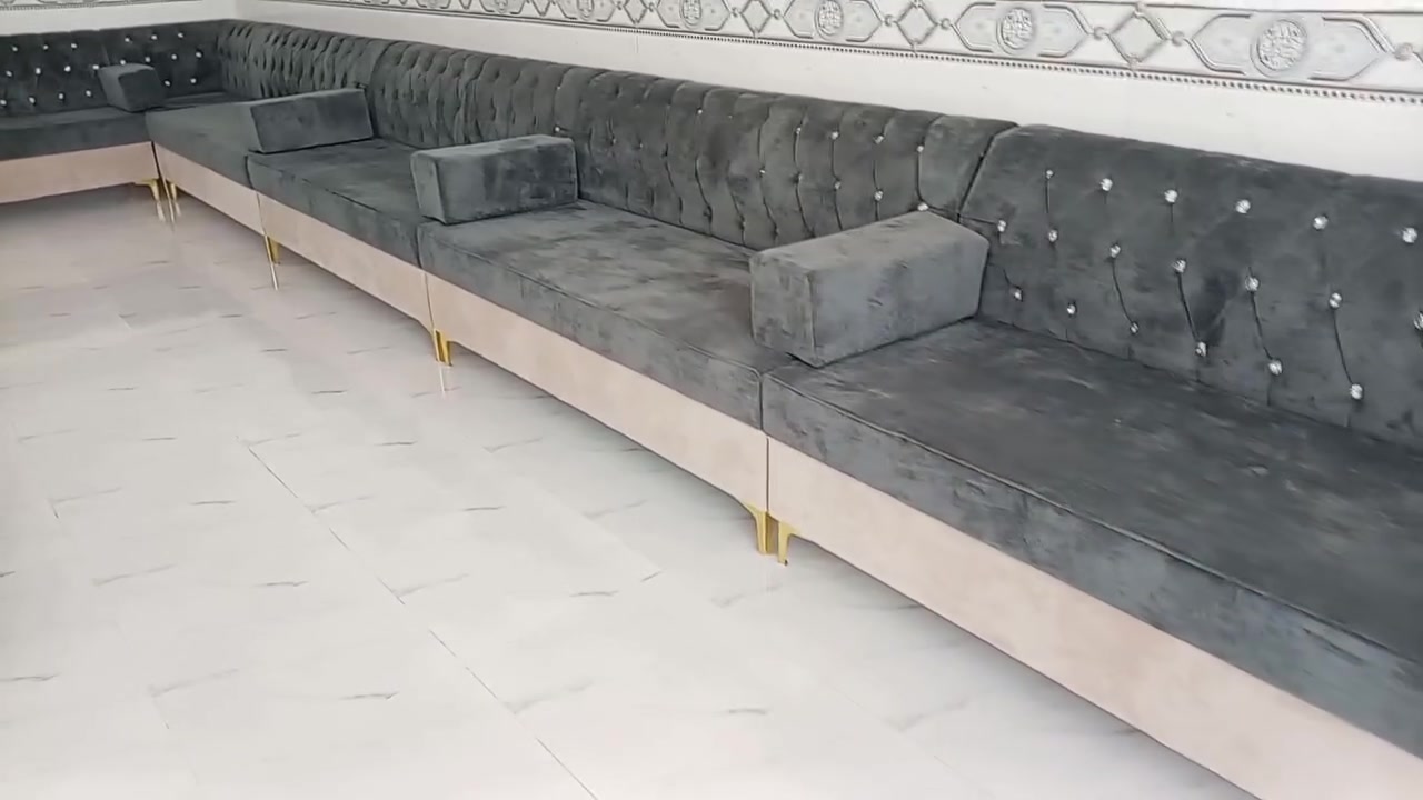 يوجد لدينا جميع الموديلات الجديده تفصال حسب طلب الزبون سعر المتر ١٢٥ واصل البيت الاستفسار على هذا رقم *********** العنوان بروانه شارع لعلاوي غرب بناية البلديه مجاور صيدلية الثقه معرض ابو حياة النمراوي

نص مكتوب في الصور:
- HONOR X9b 108MP Ultra-Sensing Camera