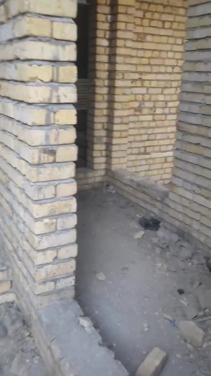 بيت للبيع بالجربوعية الرابعة خلف مجمع البيرق3 شارع البايب بيت قريب على شارع30 تقاطع عبدالعباس البيت 200 يتكون من 4غرف 3حمامات مطبخ حار وبارد براني تهويات وحسب ما موضح والفيديو  سنة البناء 2026 شهر 6 السعر خاص للبيع او مراوس بيت مطلوب اسكان عادي وملاحظة البيت اوراقه جاهز للتقديم على فرض الاسكان  الاتصال على صاحب الدار ***********
