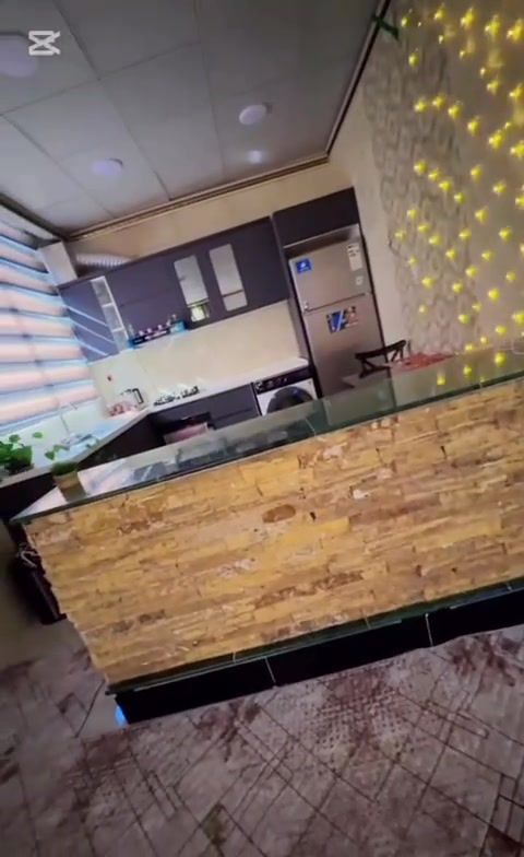 بيت طابقين مؤثث بالكامل للطابقين
يحتوي على مطابخ ٢
غرف نوم ٤
استقبال ضيوف صاله كبيره وصاله وسط 
حديقه داخليه وخارجيه ٢ صغار 
جنس العقار طابو صرف 
البيت ركن وكلاسك 
السعر ١٣٠ مليون مع الأثاث 
بس تجيبون ملابسكم وتكعدون 
بناء هندسي درجه أولى 
المساحه ١٤٨ متر

الواجه 10,50
النزال 14 متر 
للتواصل *********** 
فقط الشراي يتصل رجآ
