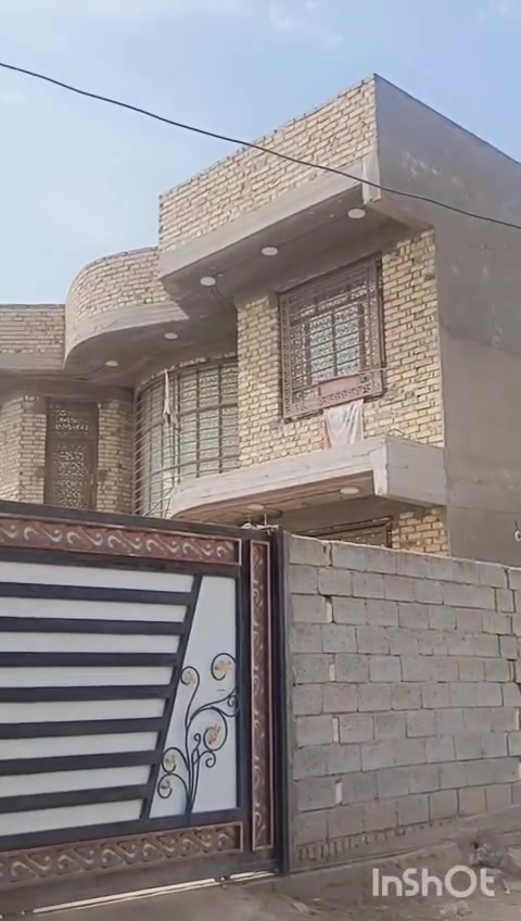 السلام عليكم بيت البيع مكان طوريج  المساحة 800متر محافظه كربلاء التفاصيل ***********
