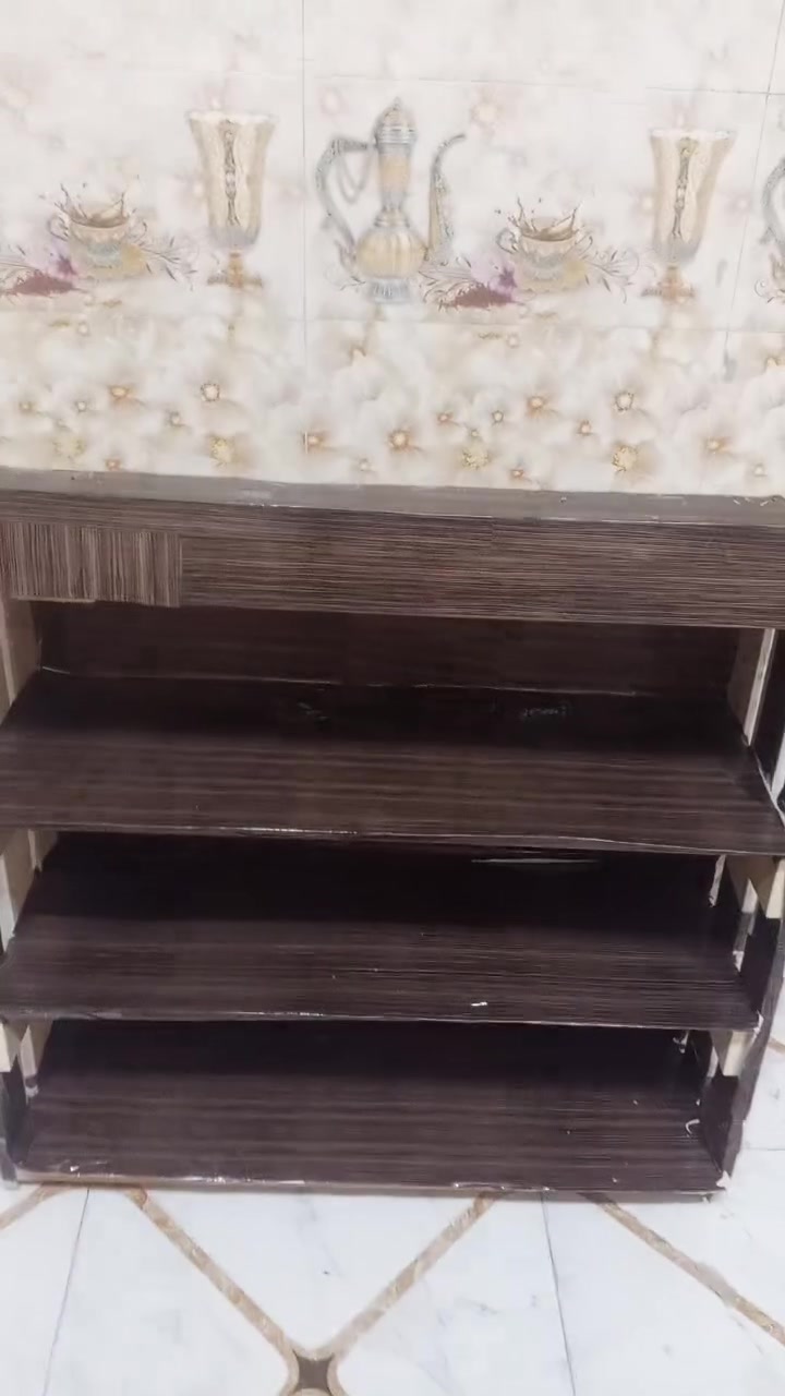 السلام عليكم ميز للبيع يصلح بلمطبخ او يصلح كشوانيه واي استفسار على الواتساب ***********
