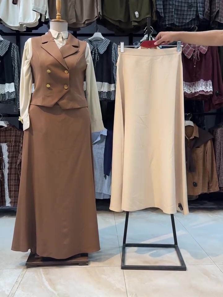 طقم • تنورة • الكوت