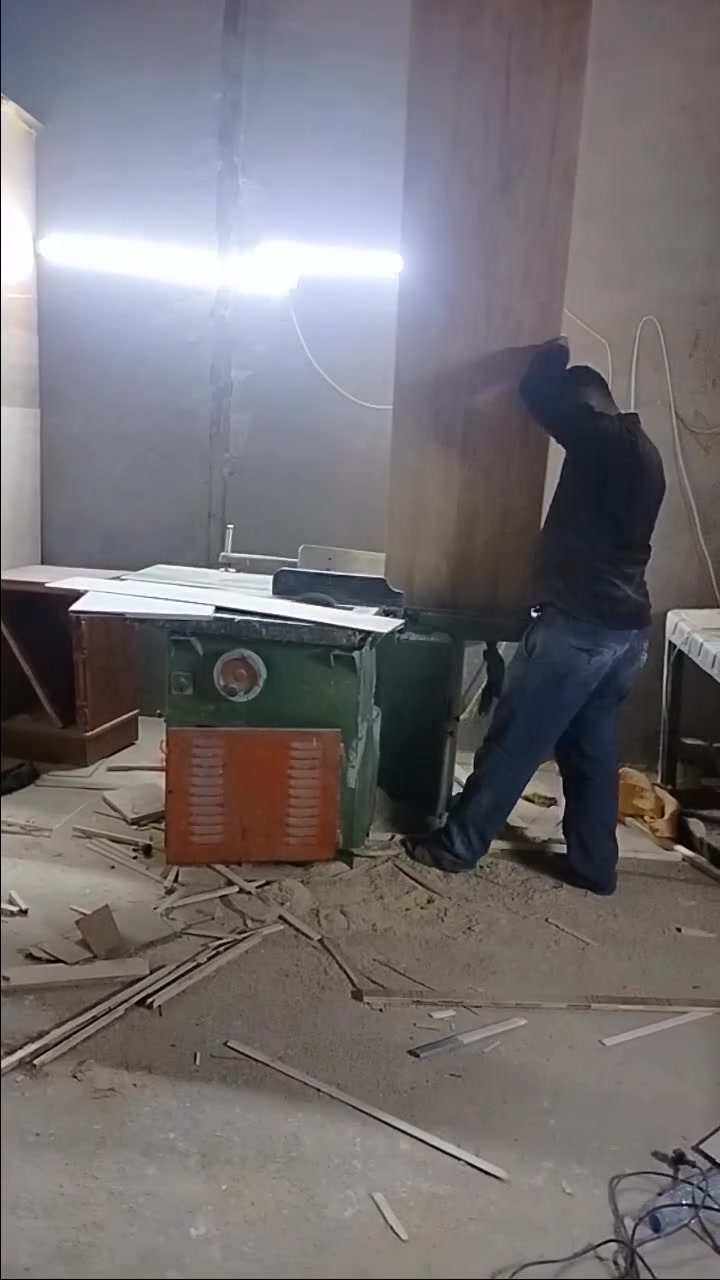 سلام عليكم
مكينه مال نجاره للبيع نضيفة كلش سعره مليون الاستفسار ***********
