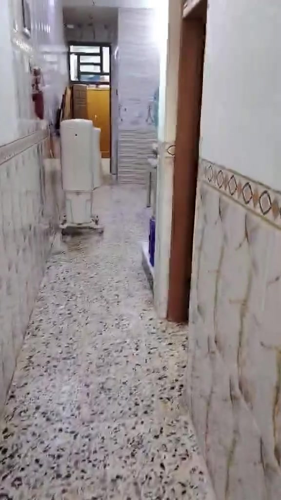 🏠 بيت للبيع – حي الكوفة
📍 الموقع: حي الكوفة، على الشارع العام مال السدة، قرب دلاليةالسيد 
📐 المساحة: 100 متر
🏗️ البناء: طابوك
🛋️ استقبال: 6×4
🏠 هول: 7×5
🛏️ غرفة نوم: 4×5
➕ يحتوي على ملحقاته
💰 السعر: 80 مليون 🤝 وبيه مجال للشراي
