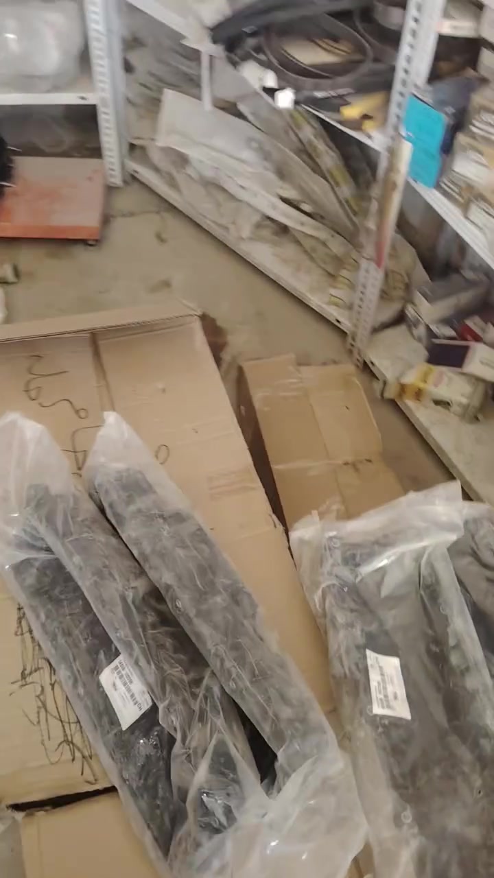 العرض اليوم لبو الكيه بسته اسيه بريجو شبوط بنكو كلشي موجود المكان حله ورديه خارج مقابيل جامع العكام اول ماتستدار مقابيلك بأسعار جوه السوك خياليه للستفسار ***********
