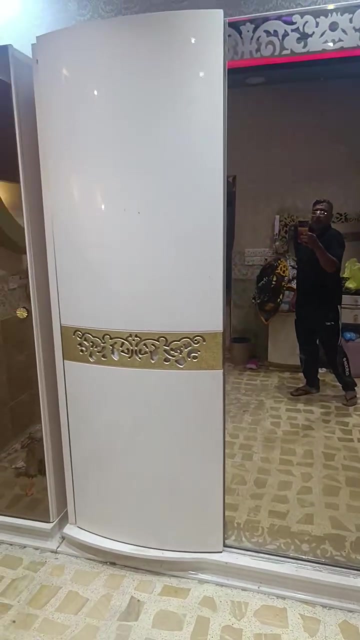 غرفة نوم ايطالي للبيع مستعمله الأضرار المجر الأخير وكشن الجربايه للاستعلام الاتصال على الرقم ***********
