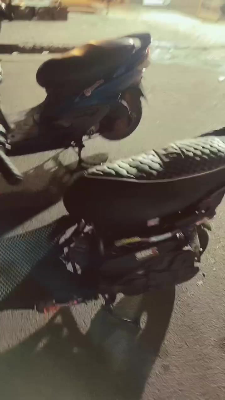 السلام عليكم سكنس فحل كابريتر للبيع عليها تزويد خفيف
1 مكينه 58 ونص✈️
2 كابريتر قفاز🔛 
3كلجات رياضي WH🫆
4 عدسه لون ازرك💙 
5 قايش RGS🖤
6بنزات RGS🖤 
7 صالنصه راضي حلزونيه  
8 يدات بريك كوسو 
9 وياله ابو نجمه ✨
كهربائيات كلها شغاله 
سعر 500قفل 
مكاني بغداد
