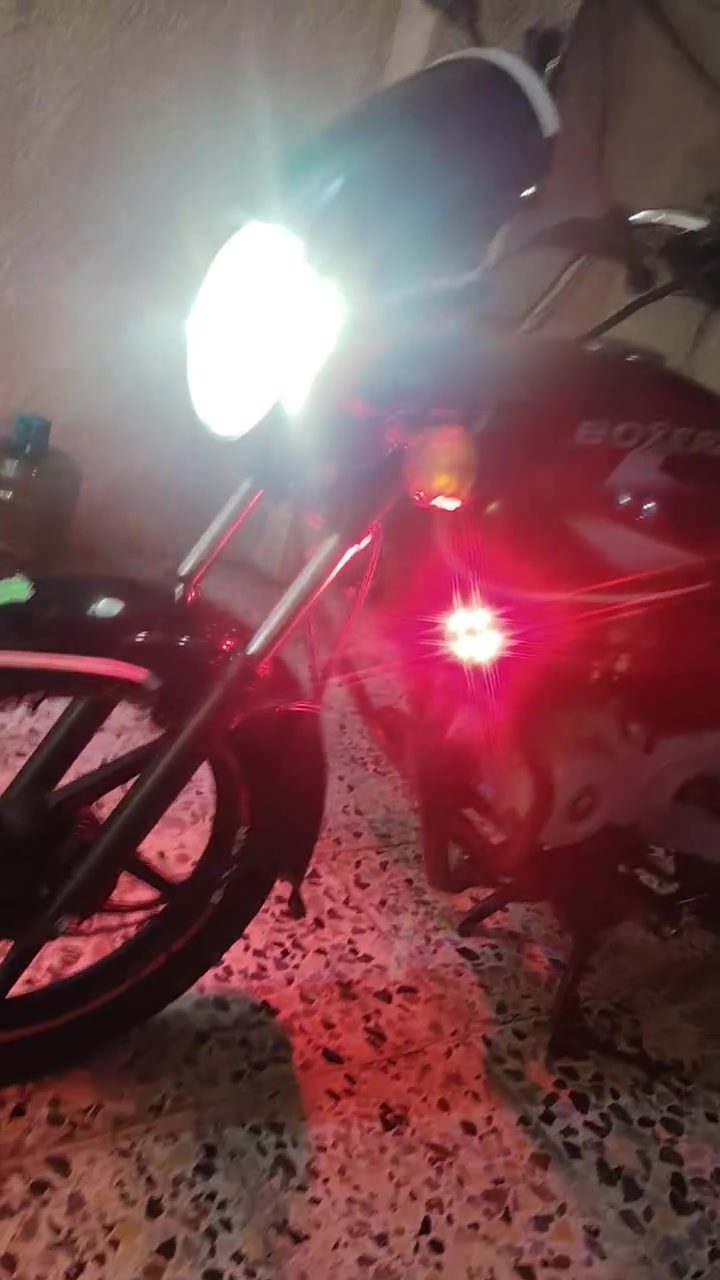 دراجه بوكسر موديل 22 رقم بغداد انكليزي داخله هزه حلوه وما بيه برغي نقص سعر ١٨٥٠ وبيه مجال مكاني الأمين للاستفسار ***********
