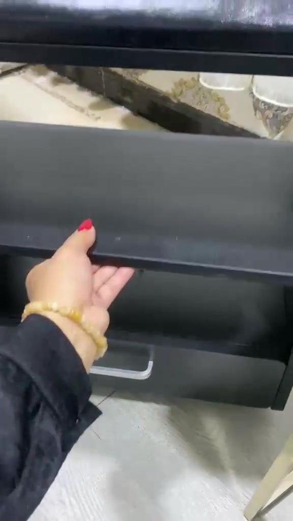 السديه
وكرسي 
وميز اكرلك
وجهاز بلازمه 
عنوان بغداد الاعضميه راغبه خاتون 
***********
للاستفسار
