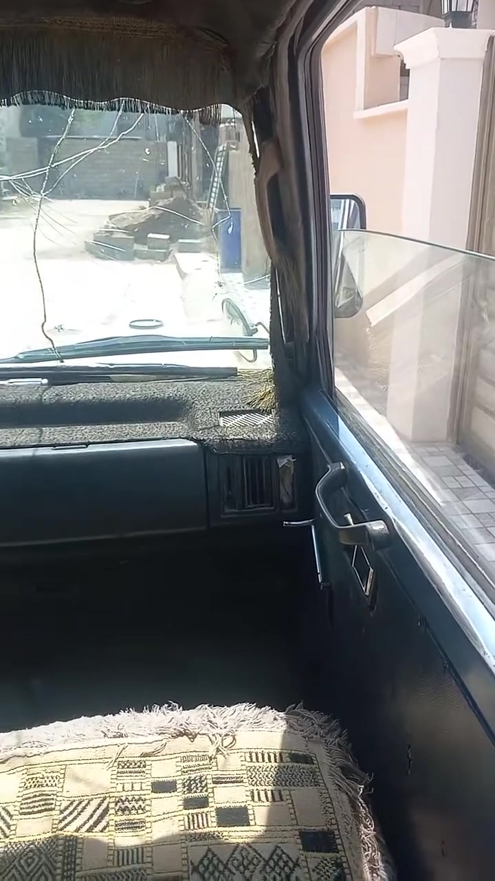 السلام عليكم كيا للبيع موديل١٩٩٣ سنويه٢٧ شرط التحويل والسعر ٣٢ وبيه مجال 
للتفاصيل اكثر اتصل على الرقم:***********
