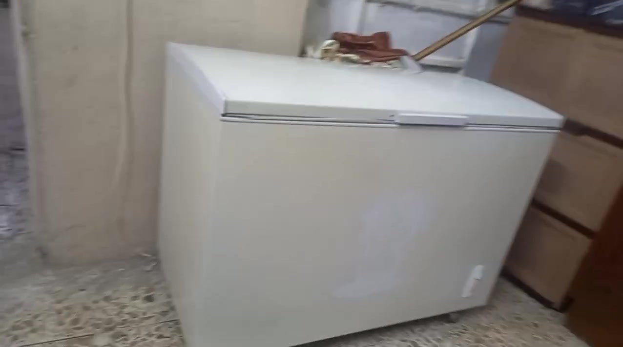سلام عليكم
مكان مدينه الصدر 
مجمده لبيع شرط على فحص 
سعر ١٥٠ الف الاستفسار ***********
