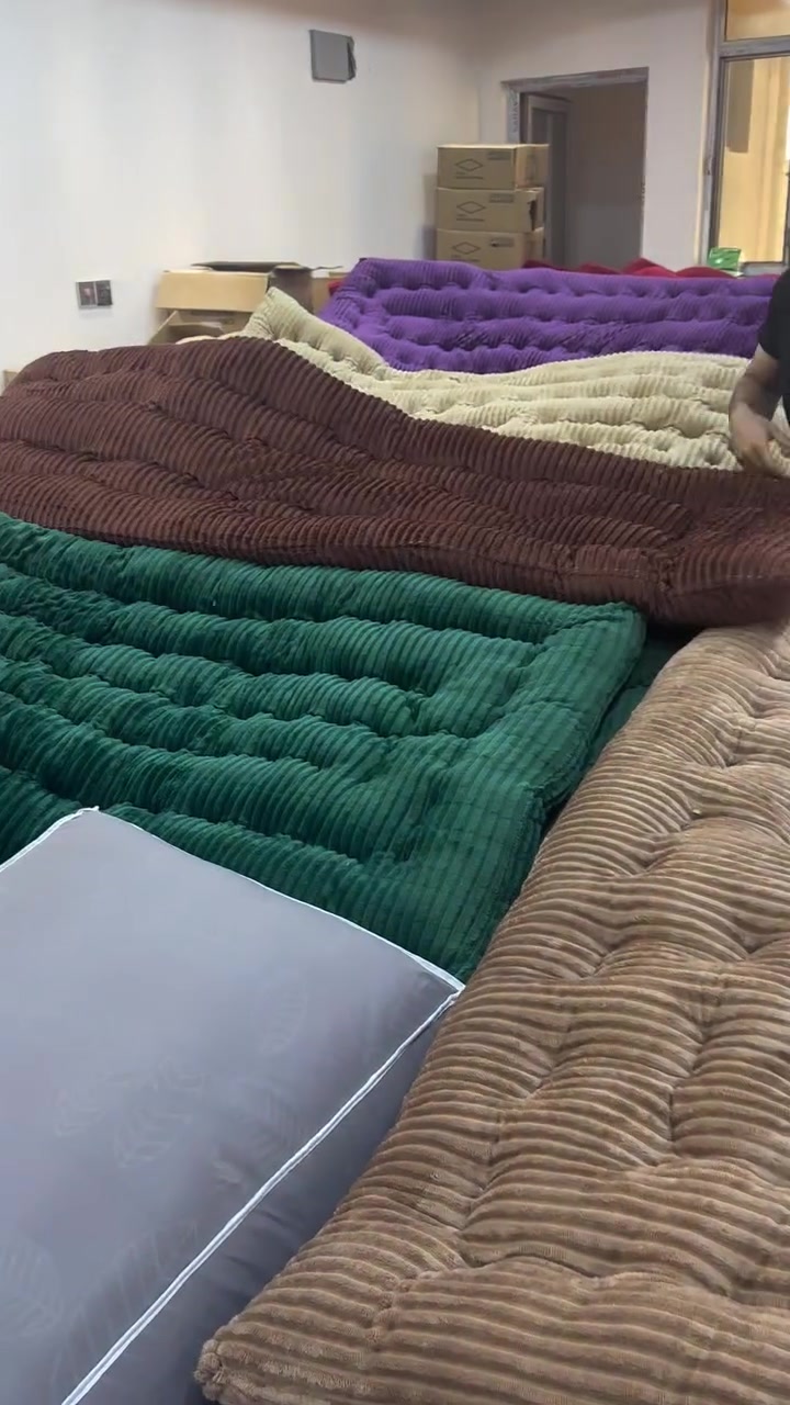 عرض جردليات بوهيمي ماتخلص !!
تفاصيل جودليات
وزن 3 كيلو 
طول 200
عرض 90
موجود جميع الوان 
موجود خدمه توصيل 🚚 
للحجز راسلونه وتساب ☎️ 
***********
العنوان مجمع : نجف حي النداء شارع مكاتب 
 #عروض #مفروشات
