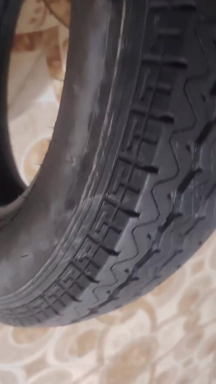 سلام عليكم تاير ابو الخطه جديد كلش جوبلس للبيع سعر خاص رقمي ***********
