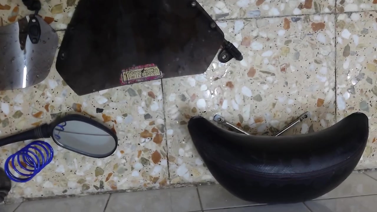 السلام عليكم غراض للبيع شلعه وحده كلهن ب 75 قفل ماكو هيجي سعر الي يريدهن يخابرني *********** واتساب الي يتصل وكلهن اصليات مو تجاري
