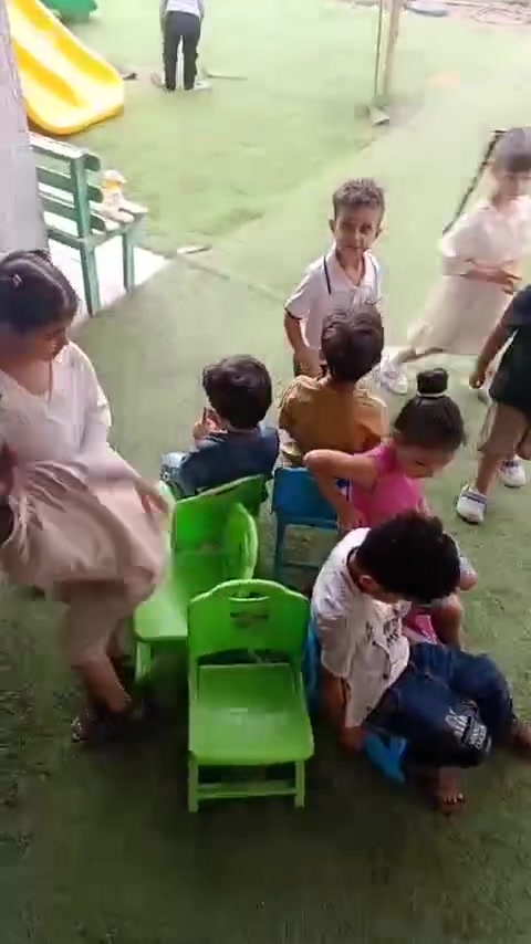 حضانة جزيرة السعادة • خطة تعليمية مجانية • مخصصة للعمر