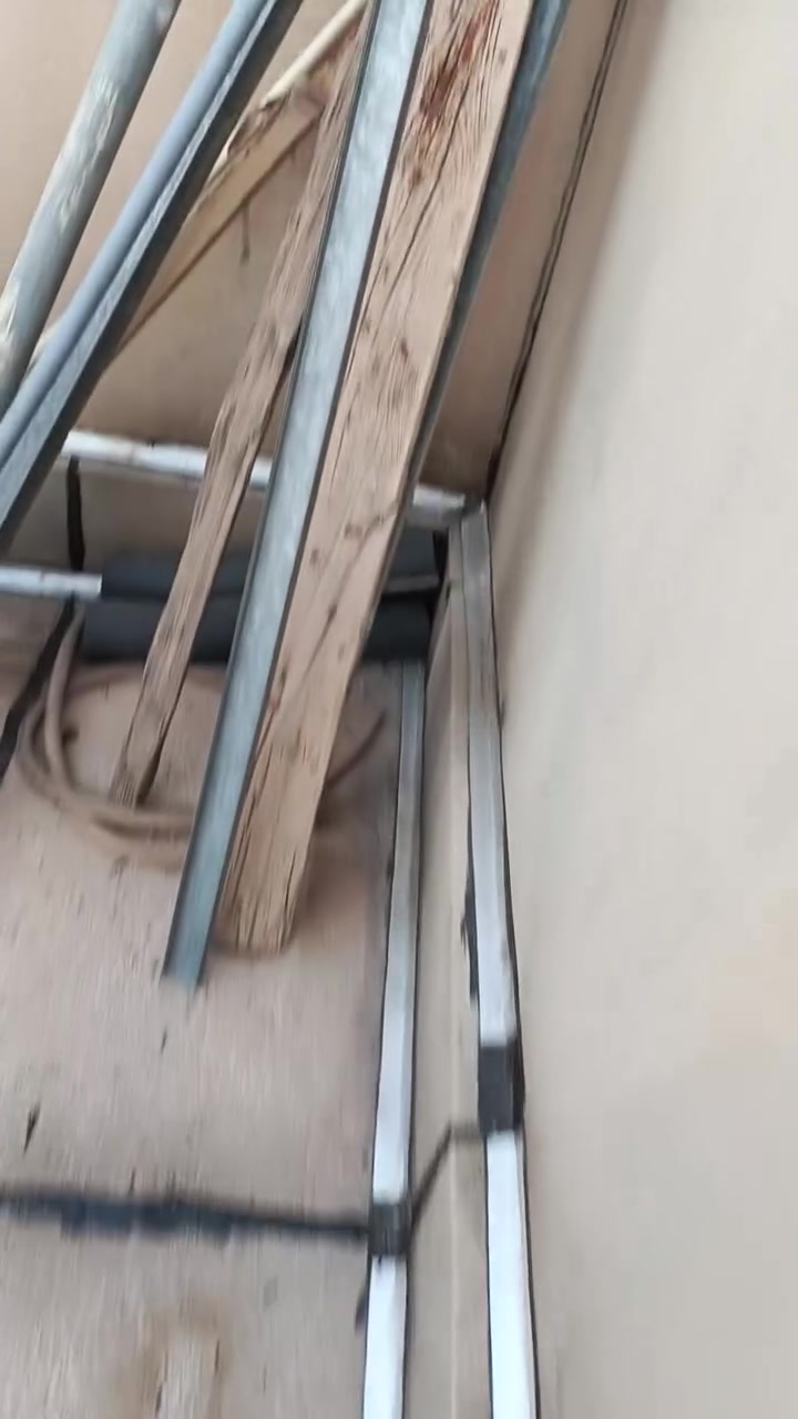مستعدون لعمل السطوح قير و فلانكوت و ايزوكام و ماستك
***********
