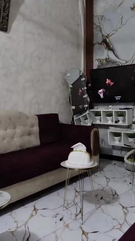 سلام عليكم  عندي هذا التخم  كلش نظيف ومابي اي ضرر 5 قطع 10 مقاعد واحلى من تصوير بالف مره سعر 175 مع الطبلات واذا مندون الطبلات ب150 ***********
