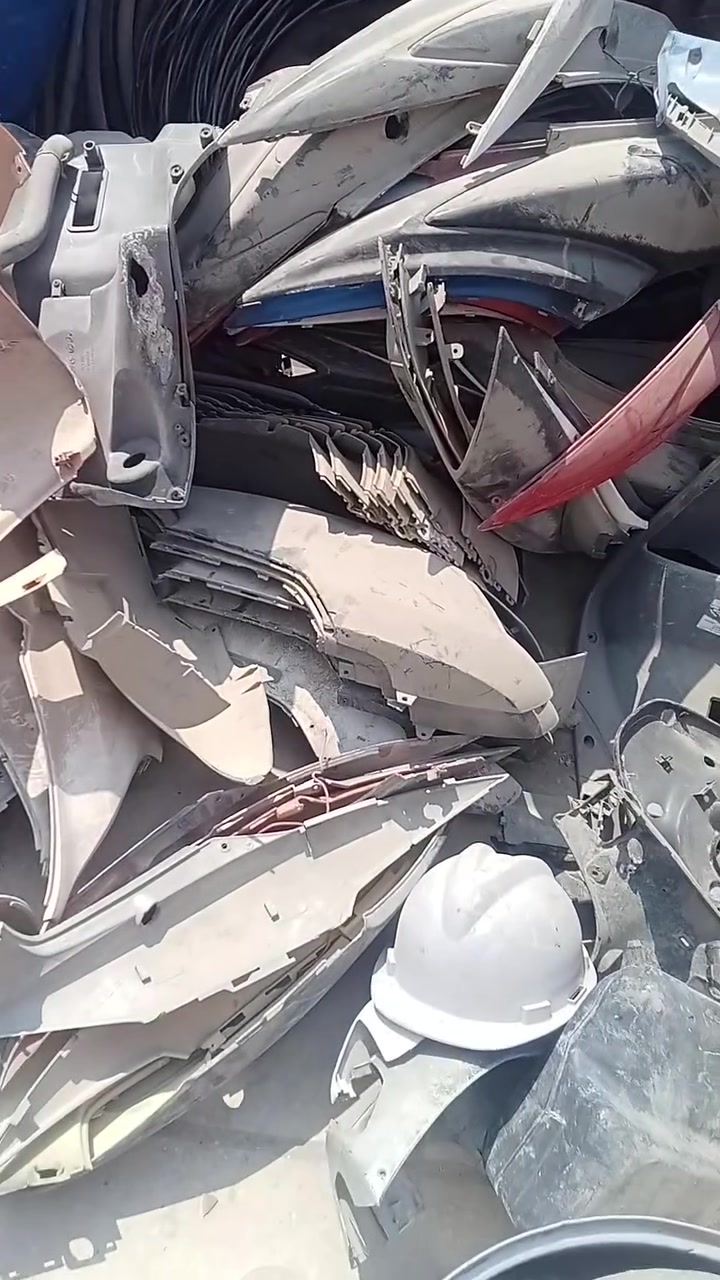 سلام عليكم البيع عنوان بغداد بلديات***********
