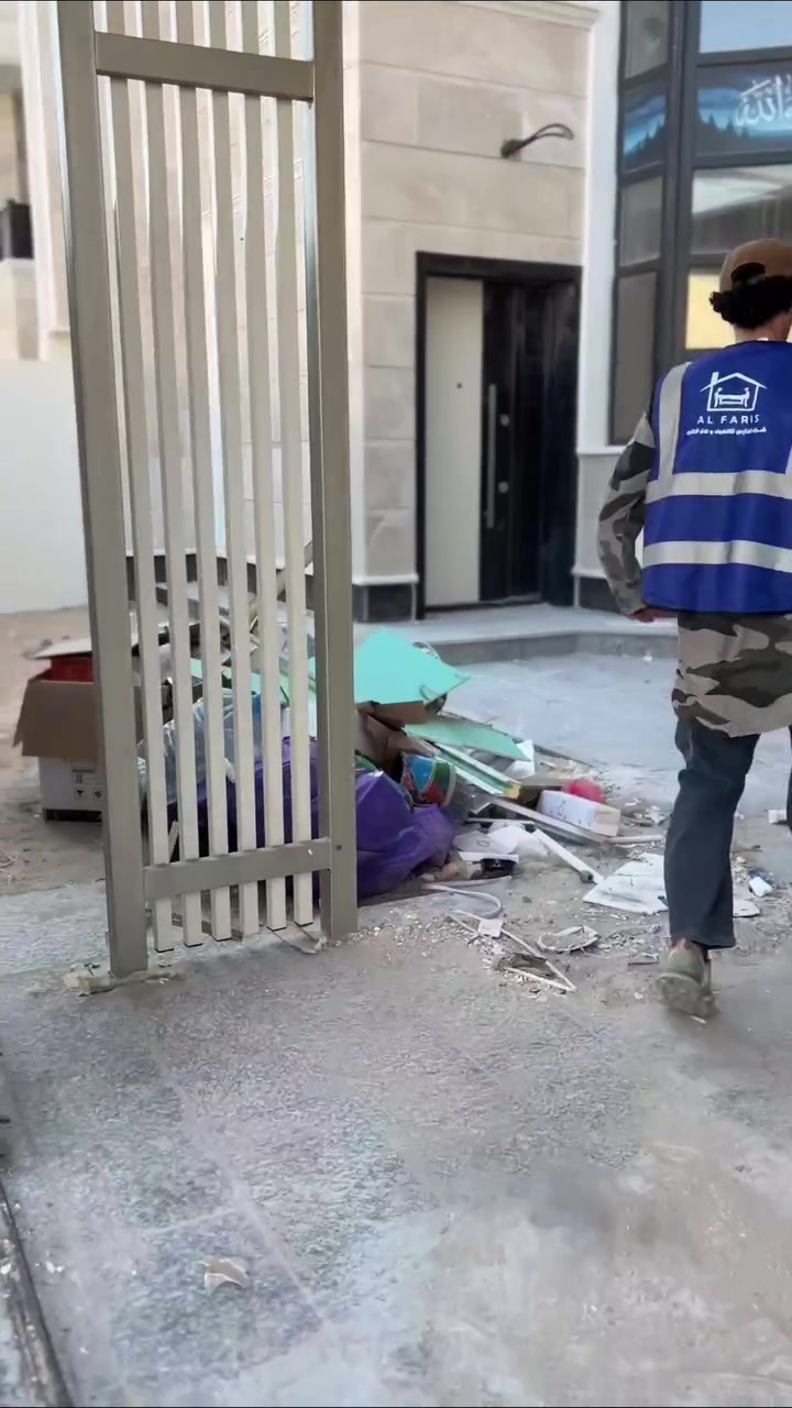 تنظيف البيوت بالمجمعات السكنية يحتاج شغل احترافي 🔥 🏠 
تنظيف يخلّي البيت نظيف و يلمع و يبين جماله و نخليه جاهز للسكن 100% 🏡

إذا عندك بيت بمجمع سكني كل اللي عليك تتصل بـ مجموعة الفارس لخدمات التنظيف وتترك الباقي علينا 💪
إحنا نخلي بيتك أنظف و أحلى بيت بالمجمع كله ✨

ماكو شي يفوتنا… كل التفاصيل ندقق بيها 👇🏻
🔹 تنظيف كل البقايا المتجمعة والمتكلسة من أيام العمل
🔹 تنظيف الأنقاض وآثار الصبغ اللي تلّف الجدران والأرضية
🔹 تنظيف زجاج الشبابيك إذا صار تالف أو مبين وسخ 🪟
🔹 تنظيف الأبواب 🚪
🔹 تنظيف الأرضية اللي باين لونها قديم رغم البيت جديد بس لأن فترة البناء طولت ✨ 

⭐ ويّ الفارس للتنظيف… البيت يرجع يلمع وشرط الانعكاس بكل شبر بي 👌

شنو تنتظر …!! 

📞 للحجز: ***********

***********

📍 البصرة – الحكيمية

تنظيفنا مضمون ✨ تنظيفنا عميق 🧼 تنظيفنا يغيّر شكل البيت بالكامل 🏡
