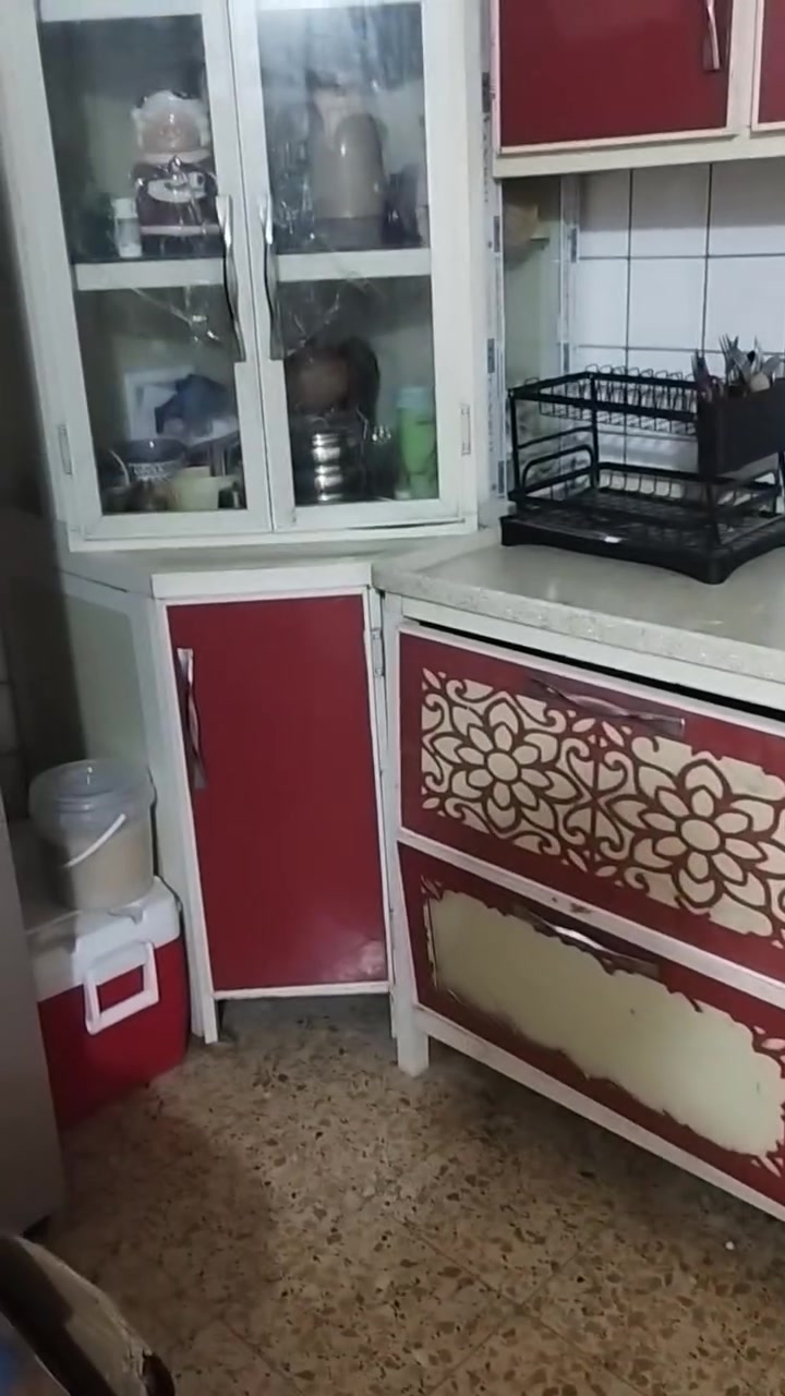 السلام عليكم كاونتر المنيوم مع الطباخ للبيع المراسله على الرقم ***********
