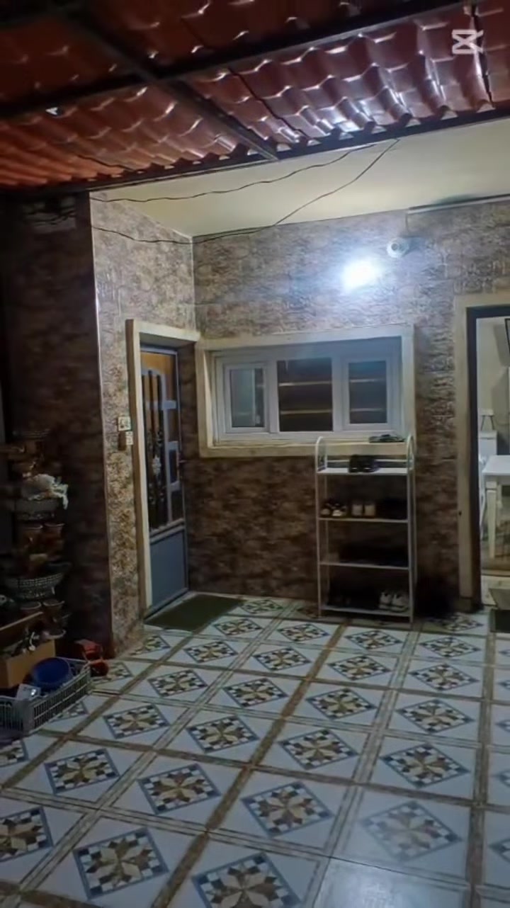 السلام عليكم للبيع دار ملك صرف طابو سكني سند مستقل مساحه 128م واجه 9م شارع عرضه 10م بناء طابقين الارضي كراج حديقه مطبخ حولي هول غرفه نوم ترك/فوك 3غرفه نوم وصحيات وبيتونه وصطحين/موقع الدار سبع ابكار محله 338 خلف سوق السمكة والدخول من المعارض/ اي استفسار تفضل اتصل وات ساب ***********/ مكتب الخفاجي للعقار سبع ابكار مقابل حديقه هبي دي الاعراس
تابعونا على منصة التيك توك tiktok.com/@saadl1986
