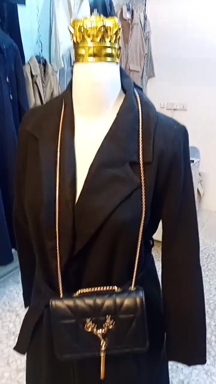 كوت شي ان موجوده قياسات كبيره سعر 15000 مع الجنطه 
توصيل مجاني ***********
