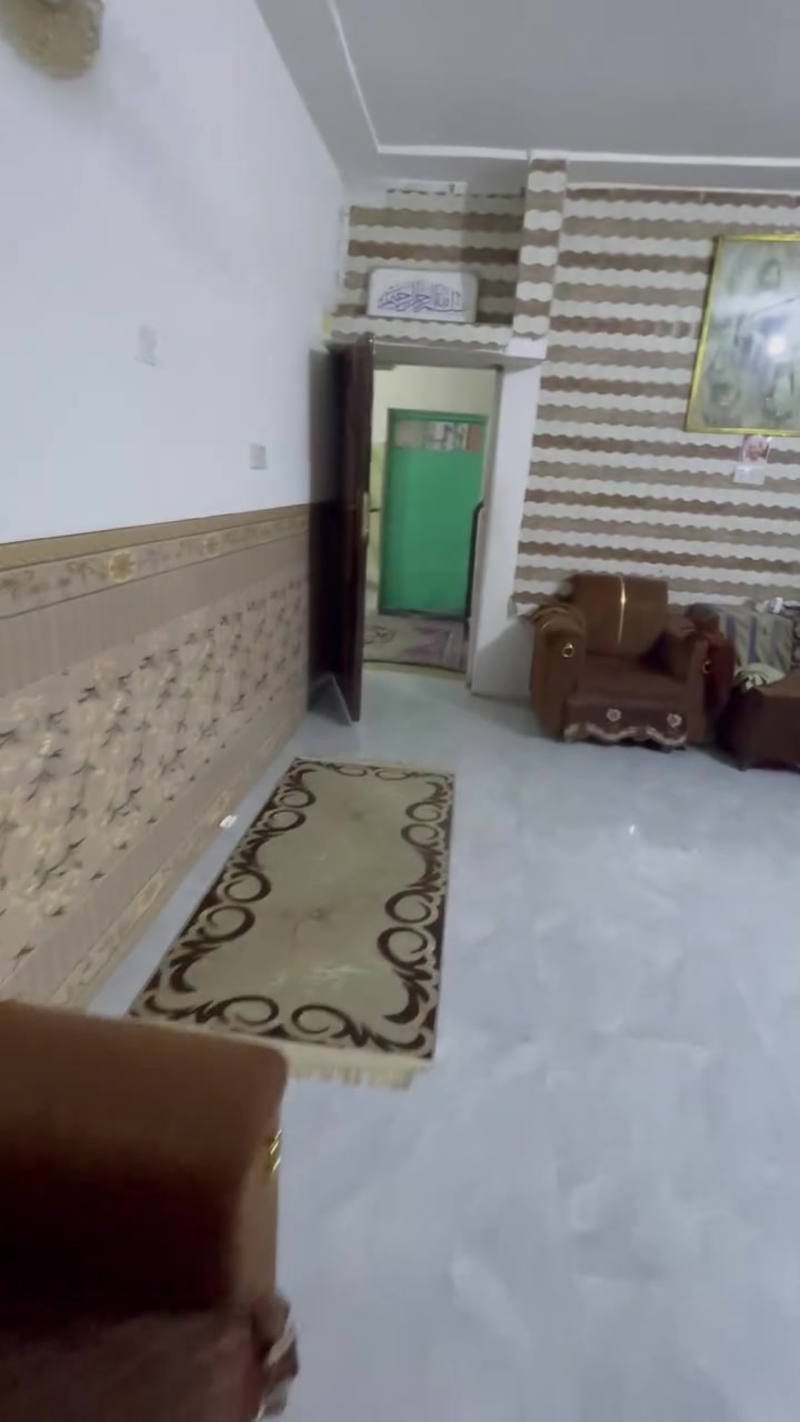 بيت للبيع مساحه ١٤٤ قطاع ٣٦ امام جامع عمار بن ياسر تفاصيل البيت
الطابق الارضي استقبال وهول وغرفه ومطبخ وحمام داخلي وخارجي وطرمه جبيره وحديقه 

الطابق الثاني استقبال و مطبخ وغرفتين وحمام 

الطابق الثالث غرفه سويت وسطح جبير 

سعره ٢٥٠ وبي مجال للشراي  

رقم ***********
