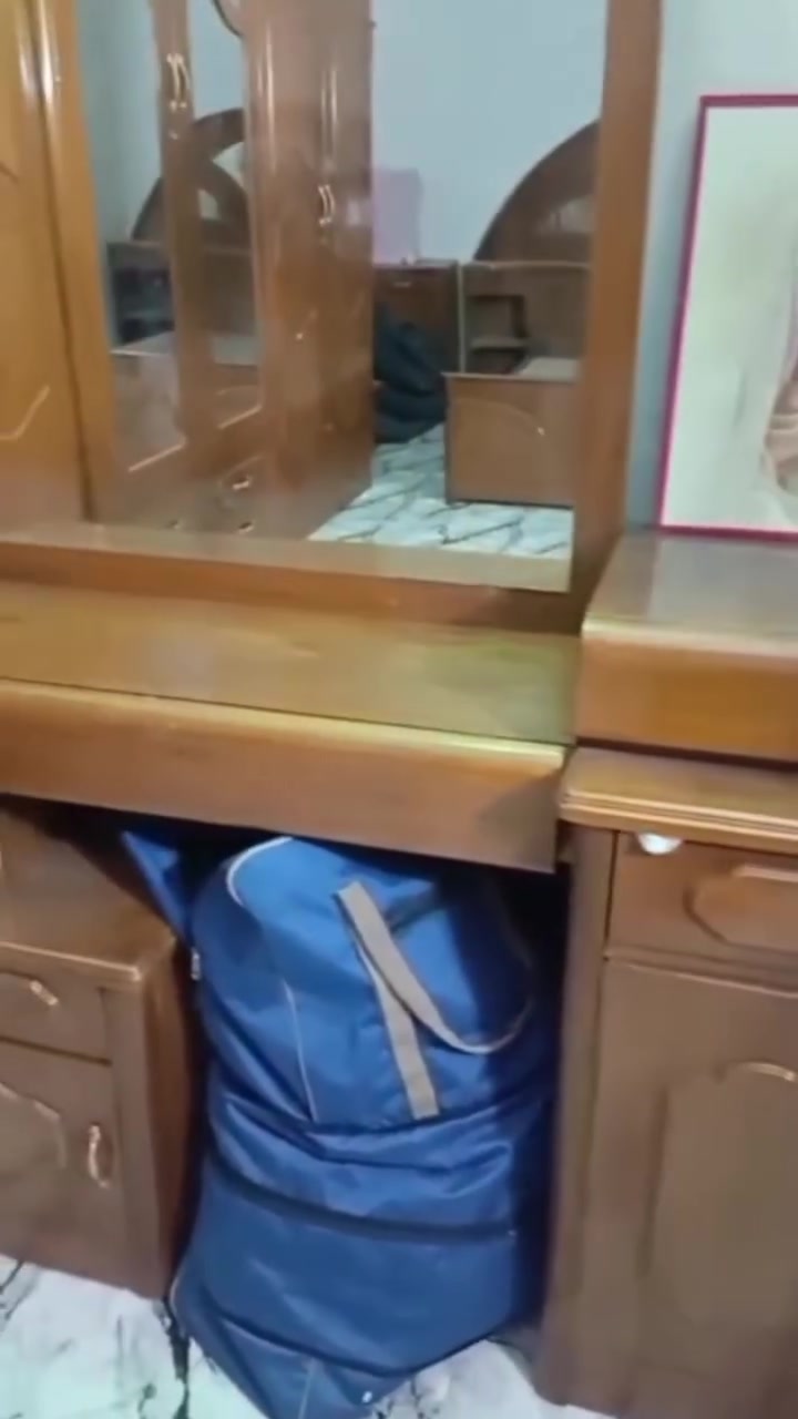 غرفه تسكام عراقي جديدة مابيه أي ضرر كلفت نجارته 3 مليون. أريد ابيعه بمليون للاستفسار الرقم الموجود *********** مكاني البصره الحيانيه
