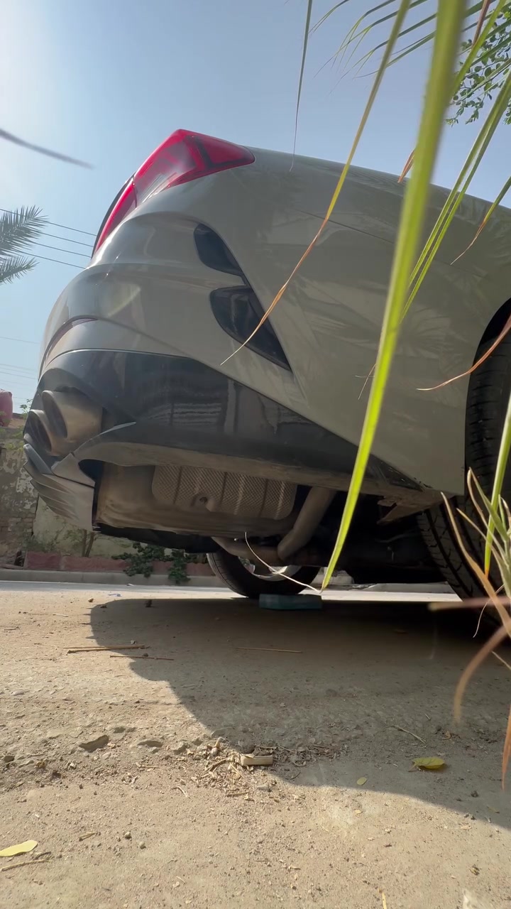 كزوز رياضي k5 للبيع
كزوز اصلي و صوت رياضي ( h بايب ) 
شغل امريكا يرهم 1600 و 2500 
كامل للاخير و بي حلوك دبل كزوز + الربل و القفايص للتثبيت 

للاستفسار و التواصل فقط على هذه الرقم : ***********
