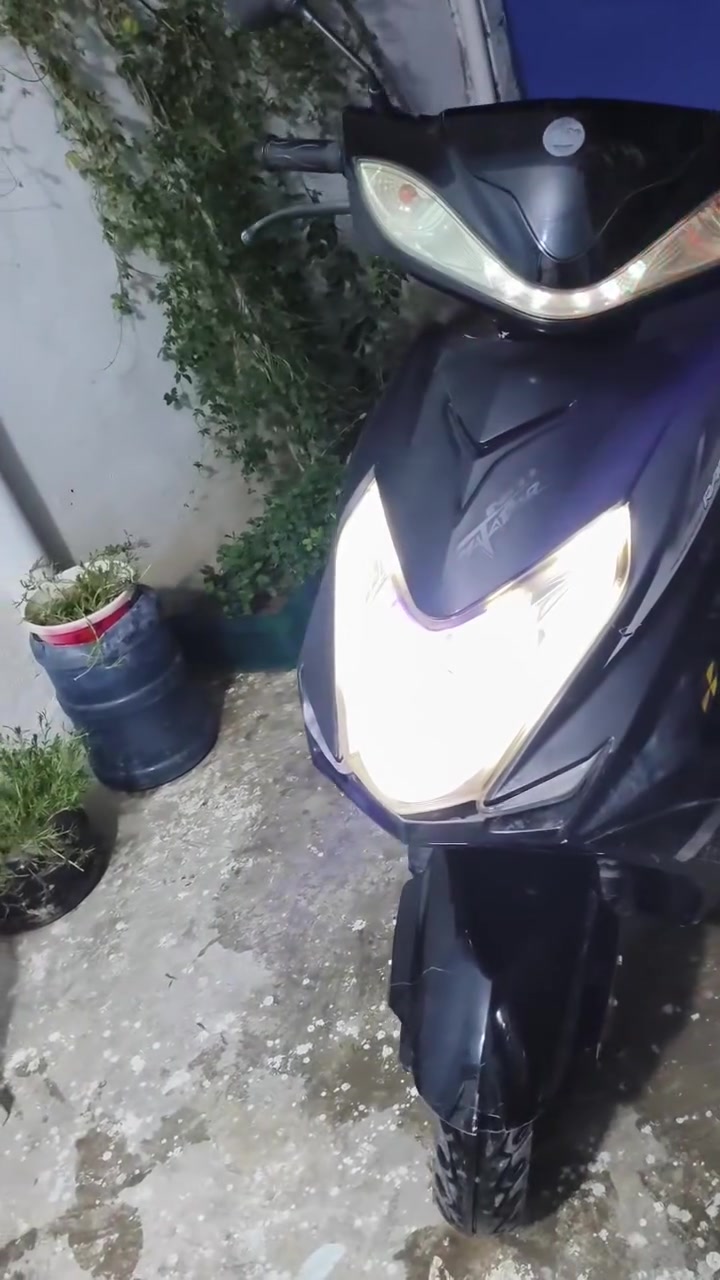 ماطور سكنس محرك خير من الله نكره سلف ضفيرة والكهربائية كلها جديده العطل الوحيد موجود كاتبه على الصوره موجود بالنشر السعر 185والشراي يتدلل رقمي ***********
