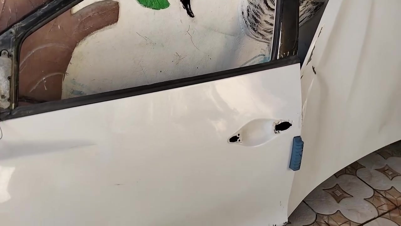 مكلف بالنشر وهذا رقم صاحبهن ***********
بنيد و باب وجاملغ ايسر للبيع بيهن اضرار بسيطه مال سياره توسان 2014... 
أنت من يمك قيًم واخذهن..
