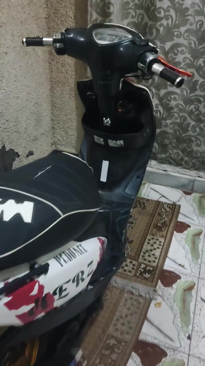 سلام عليكم دراجه للبيع مفتوحه دراجه كامله مكان سماوه قضاء الخضر سعر 600 رقم ***********

