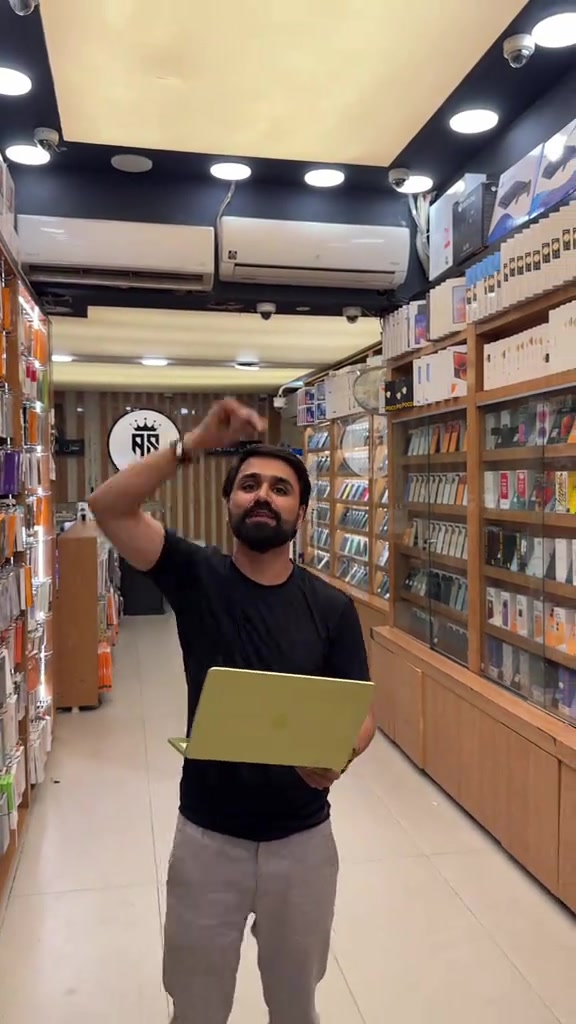 السعر مستحيل  ومركزنا راح يراوسك جهازك القديم بي جهاز تختار  مركز ابل ستور كل الهواتف ‏ Apple store ‏‎✅ ابل ستور المركز الاول في عالم الهواتف و اكسسوارتها ‏‎ مركز معتمد لدى جميع الوكالات الرسميه ‏‎ 🌹جميع استفساراتكم خاص وتدللوون🌹 ‏‎✅الثقه مصدر نجاحنا✅ ‏‎المركز مفتوح يومياً ‏‎من ال 9 صباحا حتى ال 12 مساءا ‏‎أو الاتصال بهاتف خدمة الزبائن ‏‎وت ساب/ تلگرام  *********** ‏‭***********‬ ‏‎العنوان : البصرة شارع الجزائر🛣 مقابل الخيمه🏢 قريب مطعم كناري سابقاً ⛺️  ‏‎لخدمة التوصيل 🚙 ال 🚗 🛵 من  ‏‎9 صباحا حتى ال 12 مساءً ‏‎أو الاتصال بهاتف خدمة الزبائن ‏‎وت ساب/ تلگرام  *********** ‏‭*********** 

نص مكتوب في الصور:
- MacBook Neo