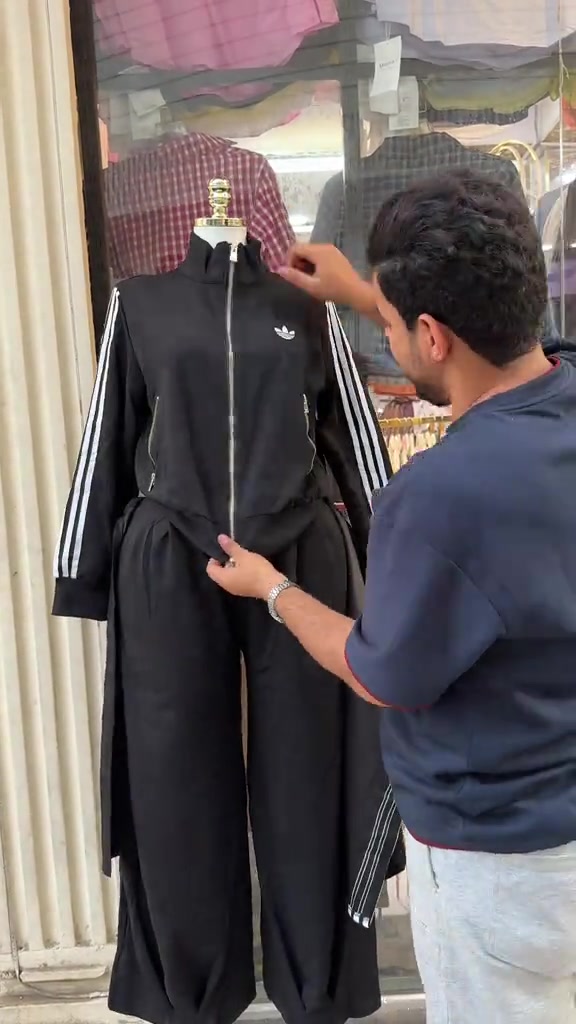 ملابس • للبيع