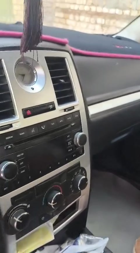 اوباما 8 اصل تعميرة جديده صبغ جديد حداديه جديدة دوشمه جديدة
بيها جاملغ وبنيد بدون دواخل مكفوله من عيب شرعي 
السعر 95 وبيها مجال 
هذا رقمي ***********
