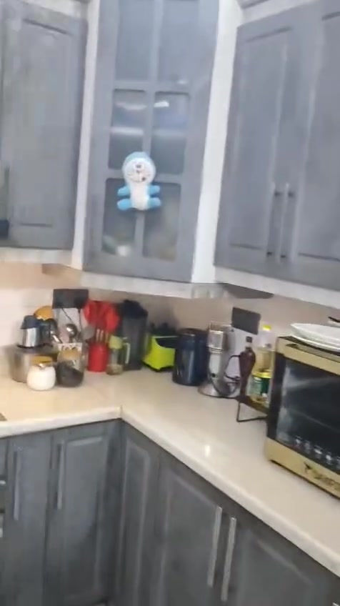 اقرأ المنشور وتصفح بلصور قبل الاتصال
اللهم صل على محمد وآل محمد  ( دار وجار  ) دار سكن  ١٠٠ متر مربع بلكفاءات بستان الجلبي طابو زراعي صرف  سند ٢٥ يعني تفتح بيان وتستلم سند بأسمك ثلاث طوابق الطابق الاول طرمة وصحيات خارجية وهول داخلي مفتوح واستقبال ومطبخ حار وبارد وصحيات مشتركة الطابق الثاني ثلاث غرف نوم وصحيات مشتركة الطابق الثالث بيتونة وسطح الدار بناء وشغل درجة اولى الماء والكهرباء والغاز والسبالت والانترنت والستلايت وكامرات المراقبة وفضلات السبالت تأسيس دفن شبابيك الدار نظام تركي سلايدات  للأستفسار مع صاحب الدار مباشر ***********/ البيع مع الأثاث او بدون الأثاث 
الأثاث الموجود 

مطبخ تركي كامل من طباخ  وغسالة صحون وسنك 
ه شاشات بلازمة حجم ٣٢
سستم كامرات مراقبة مراقبة مع الشاشة 
تخم بهول الداخلي 
٦ مراوح سقفية
٤ غرف نوم  ماليزية احدى الغرف ٣ اسرة 
كيزر حجم الكبير
ماطور ماء 
سقيفة كيسبان خلف الدار
المنطقة راقية وأمان 
الاثاث نظيف جدا جدا استعمال قليل يعني اخو الجديد 
البيع مع الأثاث او بدون الأثاث للأستفسار اكثر علخاص او الاتصال ***********

