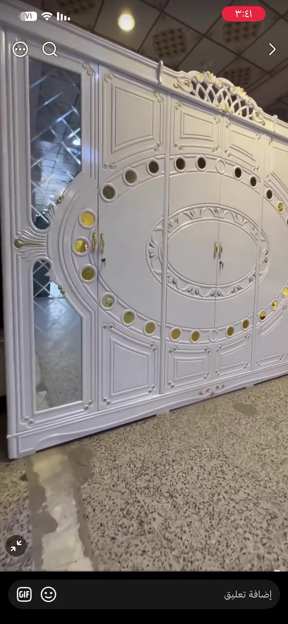 السلام عليكم 
غرفه نوم نفس الموضح بلمنشور 
نضيفه حيل صارلي فتره من اخذتهه صارت عليه ب٣ملاين 
ومستعجل على بيعتهه قيم بلي يرضي الله وحاضر اني مكاني بغداد الدوره ملاحضه الغرفه نجاره عراقيه بتصميم تركي 
***********

نص مكتوب في الصور:
- ٣:٤٠
- واتساب للأعمال
- إضافة تعليق
- ٣:٤٠ واتساب للأعمال إضافة تعليق