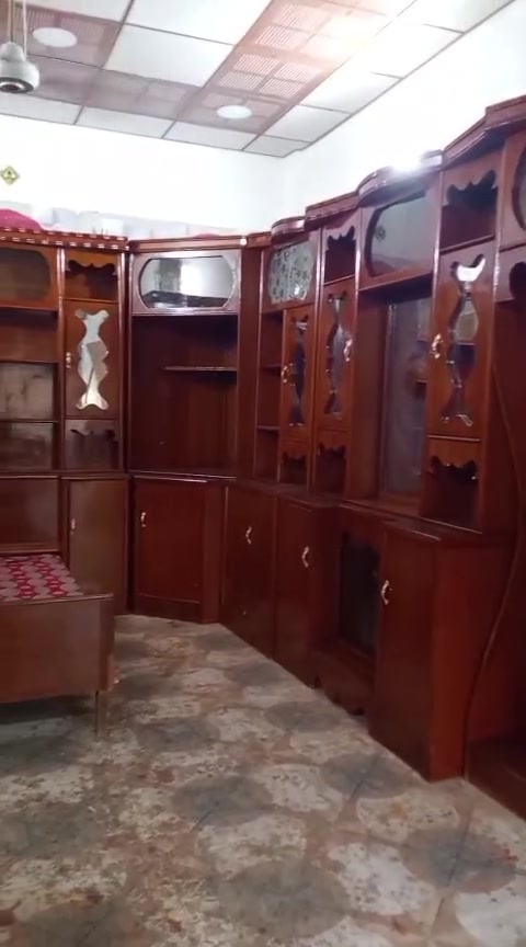 غرفه حطاطه نضيفه للبيع العنوان الرمادي الزراعة قرب الجنسيه الموحده يوجد توصيل السعر 650 بيه مجال رقم ***********
