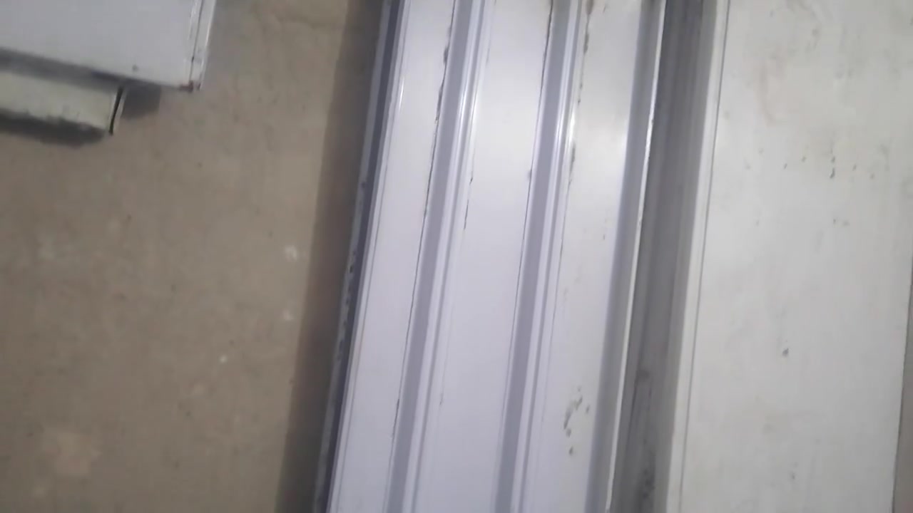 سلام عليكم عندي رفوف للبيع مال ابو أسواق ١٤ رف كاملات هنه وغراضهن قويات شرط ٥٠ يتحمل للأستفسار واتساب
***********
