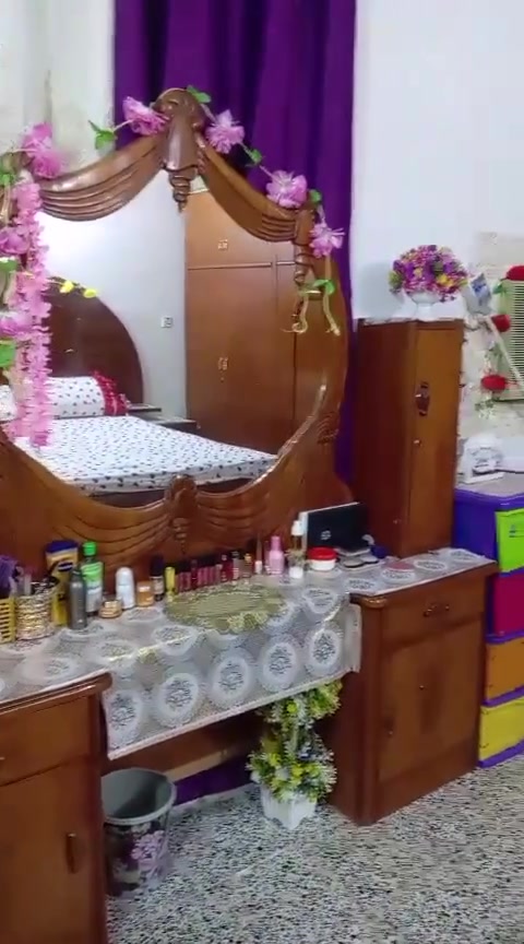 غرفه للبيع حطاطه صاج سعره 500الف وبيه مجال *********** /***********

