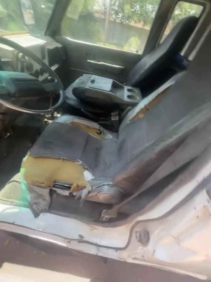 بنكو موديل 94 محرك كير اكسل كفالة  بدي مال عموشه جديد بيها سبلت ثلج ومبدل داينمو 120 أمبير يعني السبلت لا يفصل ولا يبوخ الساعه كلها شغاله كيجات كلها شغاله حتى كلوب الداينمو بالساعه رقم سياره صدامي عدي وكاله بيها بال 2009 سنويتها تعبانه عليها غرامات بال 7 مليون ابيع بدون تحويل سعرها 25 ورقه قفل مكان بغداد الدورة 
***********
