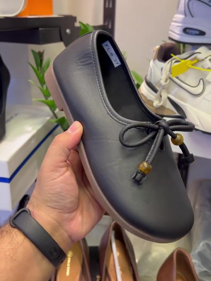 ⁨	⁨	🌹🤎شوفيلي جمال الموديلات الكوريه🤎🤎

جماله مو بس شكل 
جماله براحته هم! 
تصميم يجمع بين البساطة والعملية، يفيدج لكل يوم وما يتعب الرجل أبد..جلد سوفت طري - ارضيه سليكون طبيه 100‎%
قياسات من 37 الى 41
 سوي شير لصديقتج اللي تدور هيج موديل، وللطلب راسلينا على الخاص او الواتساب👋🏻🖤❤️⁩⁩
