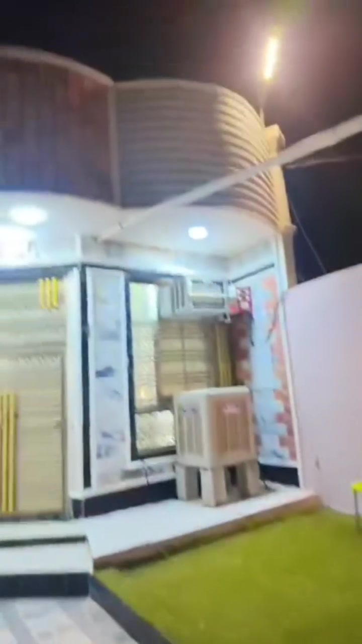 السلام عليكم مشتمل للبيع طابو زراعي مساحه ١٣٠متر طابق واحد للاستفسار او الاتصال او مراجعة مكتب جوهرة المقدادية للعقار حي العسكري الشارع العام مجاور صيرفه حسن ومكتب بدر متوفر كافة العروض المباشره بيوت وقطع سكنية طابو وزراعي للاستفسار ***********
