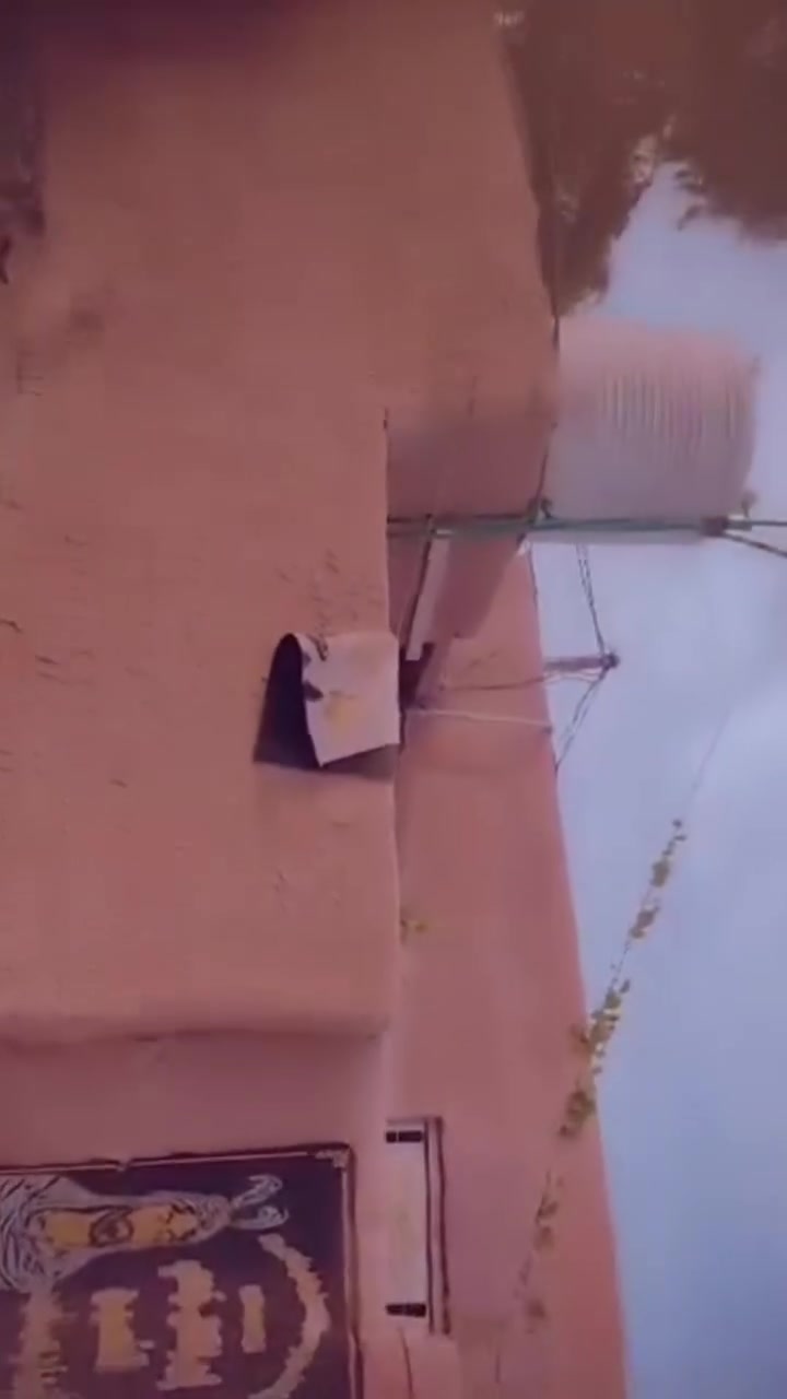بيت البيع بيت سراعي ثاني شارع من تعبر بوري البدعه زغير بيت جبير غرفتين وصاله وديونيا ومطبخ وغرفه مخزن وترك داير ما داير البيت متره ونص ماي كهرباء المساحه 240 شراي ينتصل ***********
