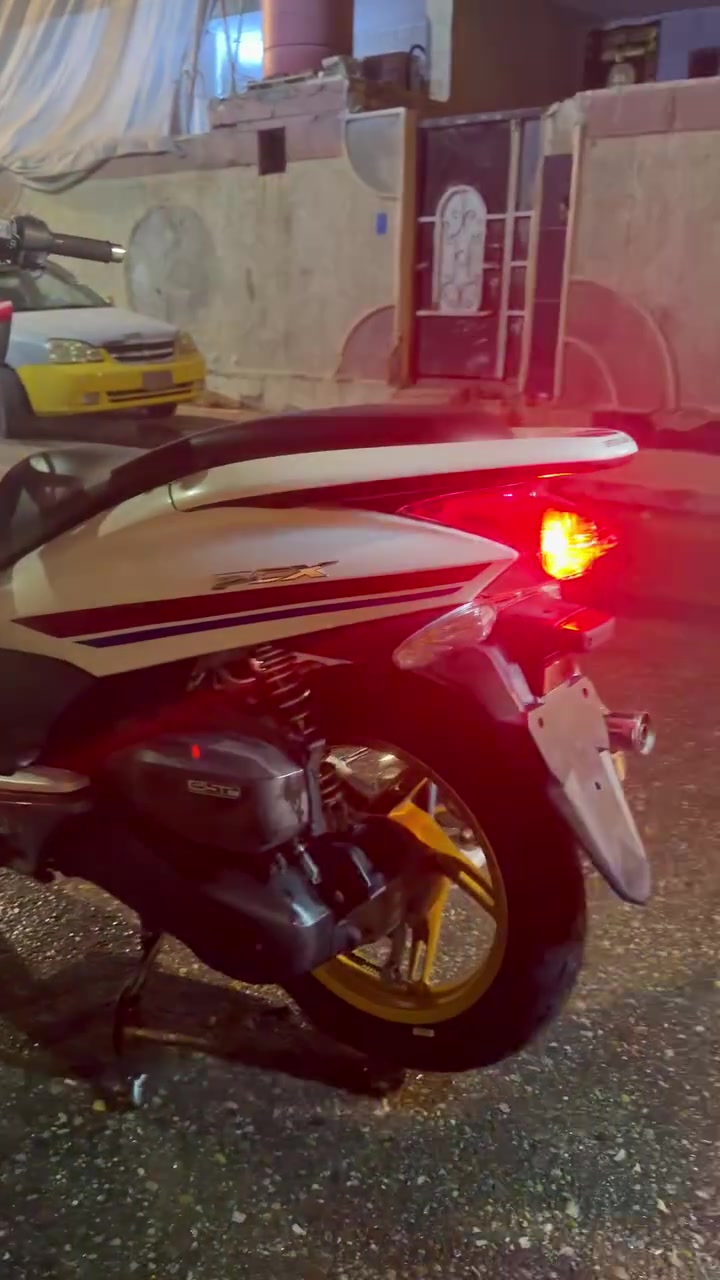 السلام عليكم دراجة pcx جيل الاول. مكفولة برغي ما مفتوح بيها نظافة فوول ماشية قليل بيها حساسات بسكان ياباني الأصلي السعر 14 ورقة بيها مجال قليل مكاني البصرة القبلة ***********
