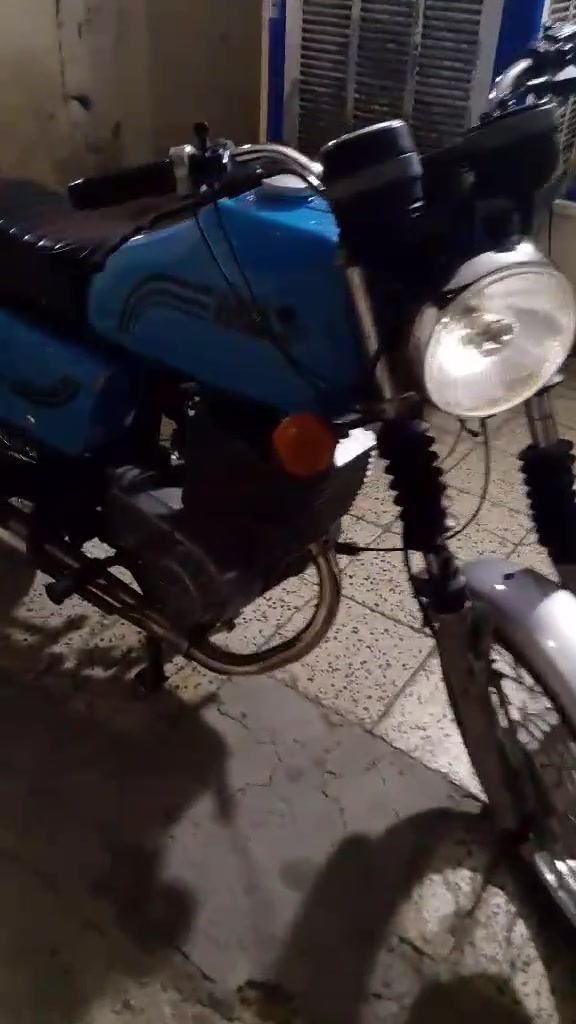 سلام عليكم دراجه امزت للبيع موديل ٨٢ مكان كوت مكلف بل نشر هاذ رقم صاحبه الدراجه ***********
