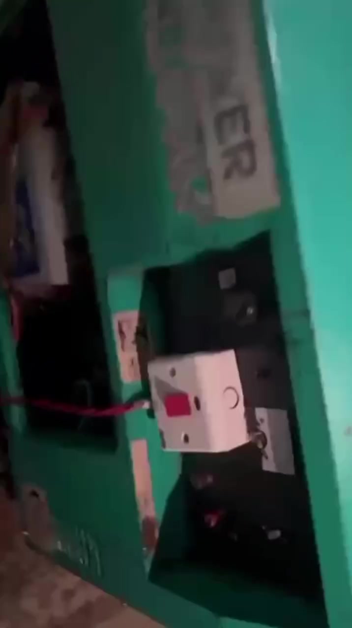 بيع مستعجل
مولد للبيع كاماا  كاز 

  المولده نظيفه وجديده شرط الشغل والفحص 
تنطي 30 امبيرر 

المكان البصرة _ الزبيرر 

السعرر 500 الف وبيه مجال 

الاتصال ***********
