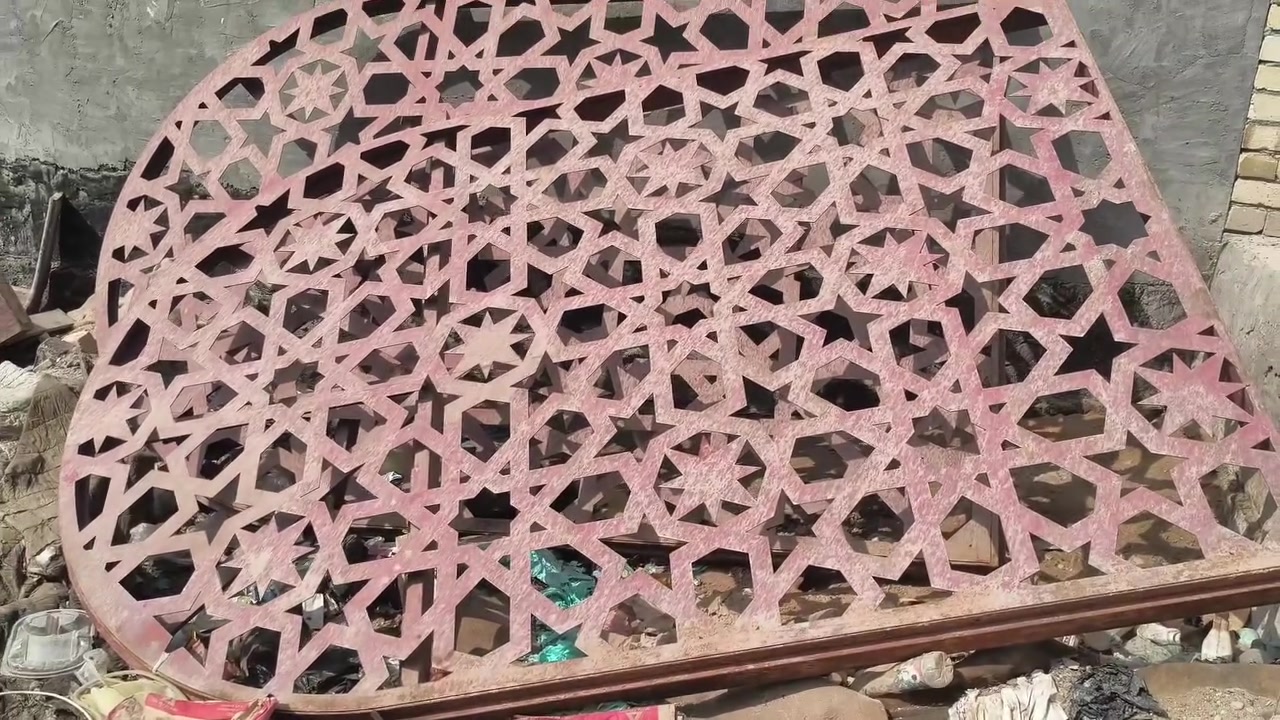 شبابيك • حديد ثقيل • ٣م×٢م