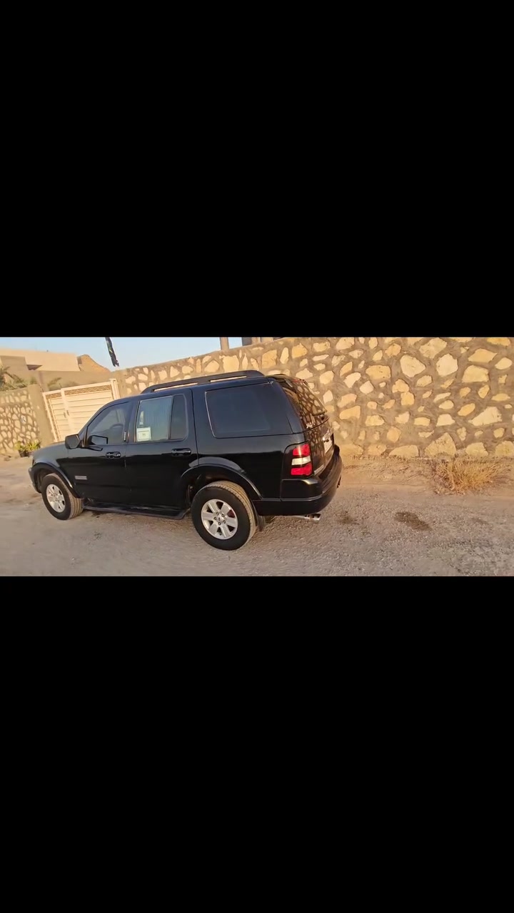 السلام عليكم جميعأ 
للبيع فقط بدون مراوس فورد اكسبلور مكفوله  موديل ٢٠٠٧ رقم اربيل ماشيه ١٨٠الف استخدام شخصي جاهزة وجديده بمعنى الكلمه ..
مكان السياره بلحلة معروضه 105$ بيها مجال قليل 
للأستفســـــــار اكثر ***********

