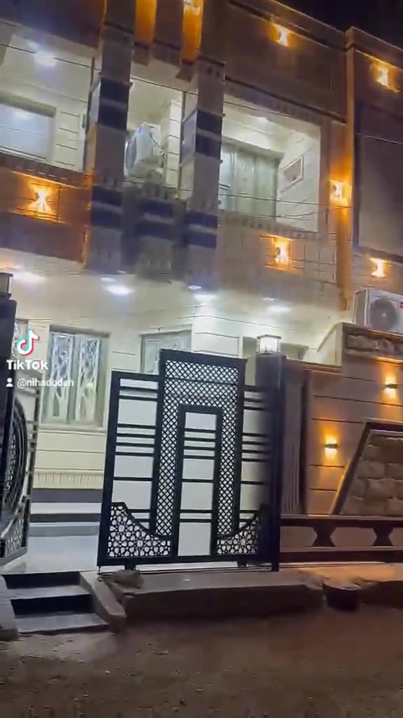 دار للبيع طابو صرف موقع مميز جدا 
الموقع الرمادي الزراعه خلف التربيه بنات 

المساحه 150 متر 
الوجه 7/5 متر 
النزال 20 متر 

الدار يتكون من طابقين 4 غرف نوم نظام سويت استقبال مطبخ حار بارد صاله مناور للدار 
الدار الطابق الاول غرفه وحده نظام سويت 
الطابق الثاني 3 غرف نوم نظام سويت وصاله 
الدار بناء طابق احمر الارضيه مرمر 

 الفديو موضح التفاصيل كامله 

للاستفسار والتواصل مكتب النبال للعقار الرمادي الصوفية خلف ساحه الاحتفالات سابقا بجانب الحديقه الاتصال 
***********
***********
 متوفر واتساب
